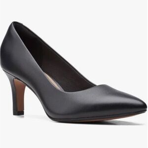 Clarks Ileana tulip pumps